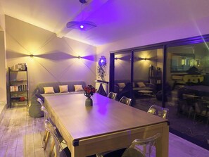 Dining - Carcalove - Pool, Billiards & Jacuzzi - 10pax (Fontiès-d'Aude)