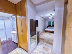 Family Apartment | 2 bedrooms, iron/ironing board, free WiFi - Luxor Home - Spacious & proximity to CFC (Casablanca)