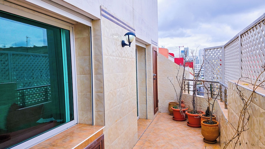 Luxor Home - Spacious & proximity to CFC