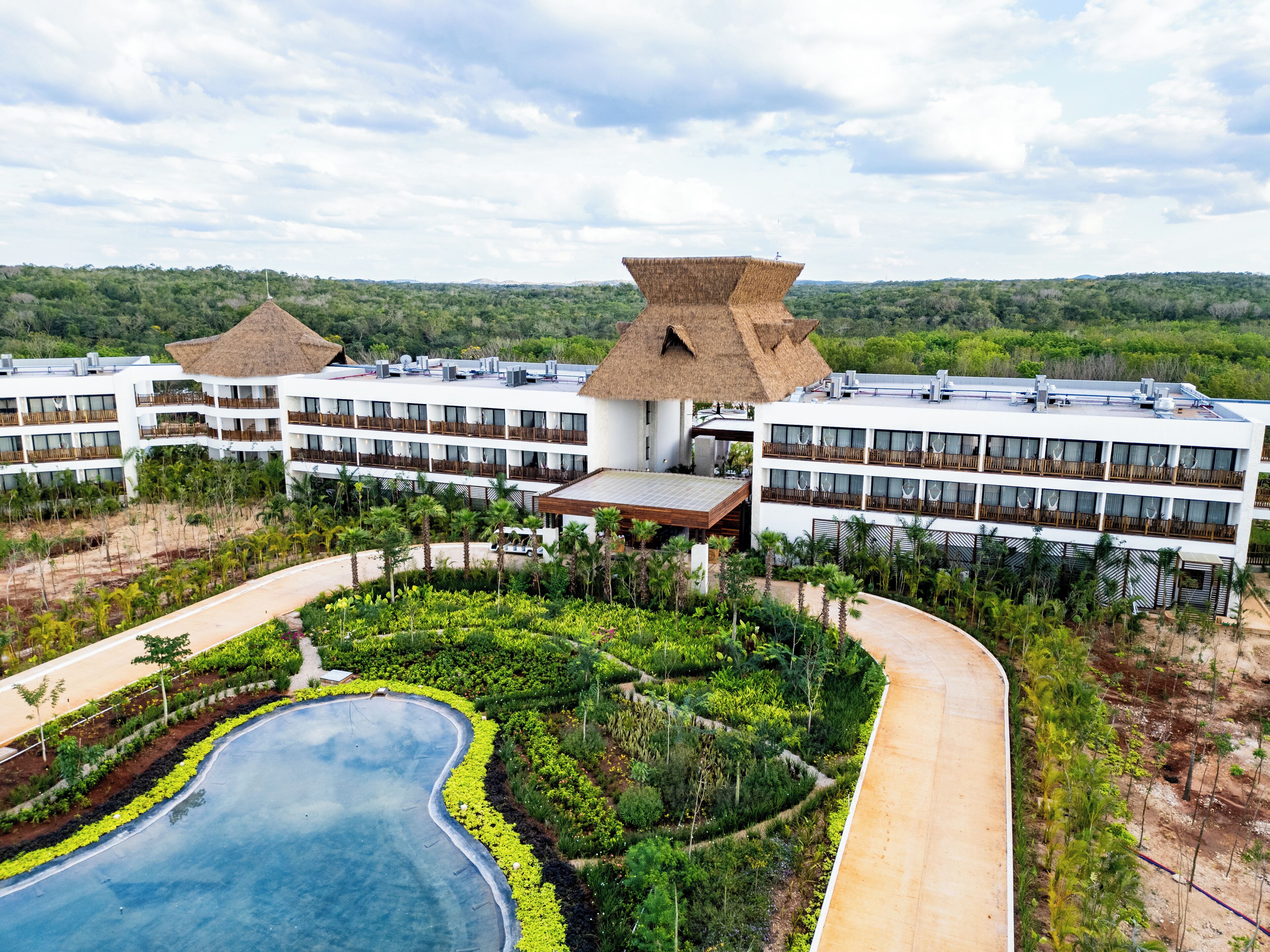 Vista frontal de la propiedad