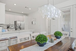 Dining - Salt Therapy - Seagrove Beach - 3 BR Home + 1 BR Casita with King Bed (Santa Rosa Beach)