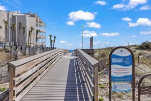 Property grounds - Salt Therapy - Seagrove Beach - 3 BR Home + 1 BR Casita with King Bed (Santa Rosa Beach)