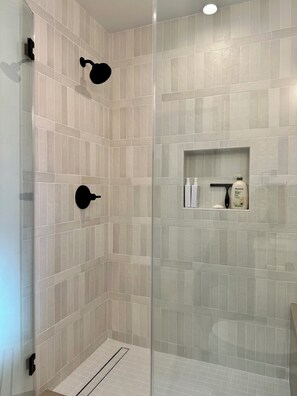 Handtücher, Seife, Toilettenpapier