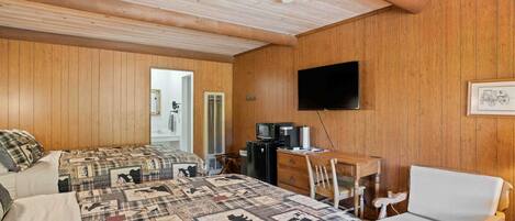 1 habitación, tabla de planchar con plancha, wifi gratis y ropa de cama