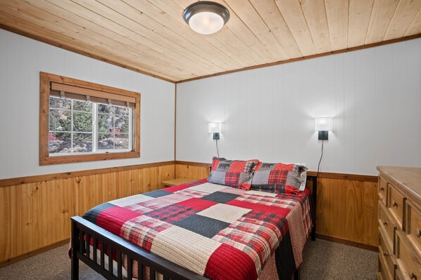 2 chambres, fer et planche à repasser, Wi-Fi gratuit, draps fournis