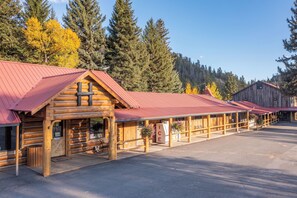 Exterior - Mountain Adventure Base: Fish, Hike, Raft & Ride from Riverside Cabins (Almont)