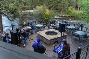 Outdoor dining - Riverfront Cabins: Fish, Raft & Ride in Colorado's Outdoor Playground (Almont)