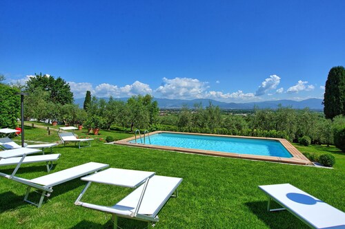 Villa Marusca – Villa with a private pool and panoramic views in Tuscany