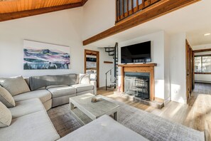 Fernseher, Kamin