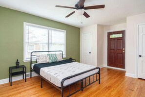 3 bedrooms, iron/ironing board, travel crib, WiFi