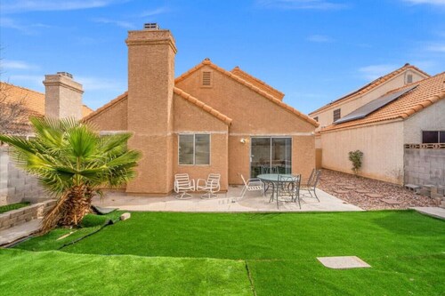 Roulette Retreat | Central | 8 Mi to Strip