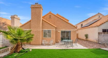 Roulette Retreat | Central | 8 Mi to Strip