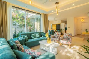Villa, 4 Bedrooms, Balcony, Garden View | Living area