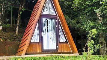 Classic Cabin, Valley View | 2 bedrooms, free WiFi