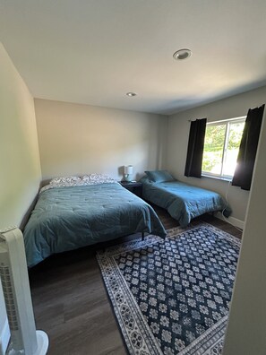 2 bedrooms, iron/ironing board, travel cot, WiFi - East End Swell - NEW- DOWNSTAIRS Retreat with Ocean, Mountain & Glacier Views (Fritz Creek)