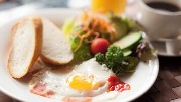 Tägliches inbegriffenes japanisches Frühstück