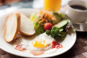 含每日日式早餐