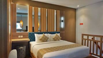 1 quarto, cofres nos quartos, escrivaninha