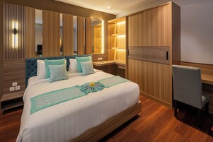 Premier Apartment | 1 bedroom, in-room safe, desk, laptop workspace