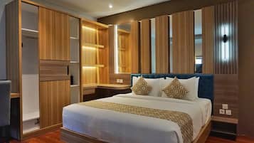 1 slaapkamer, een kluis op de kamer, een bureau, een laptopwerkplek