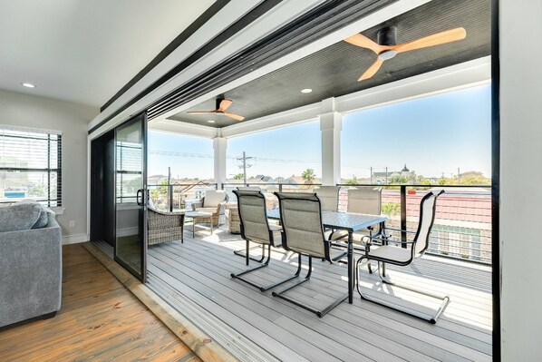Outdoor dining