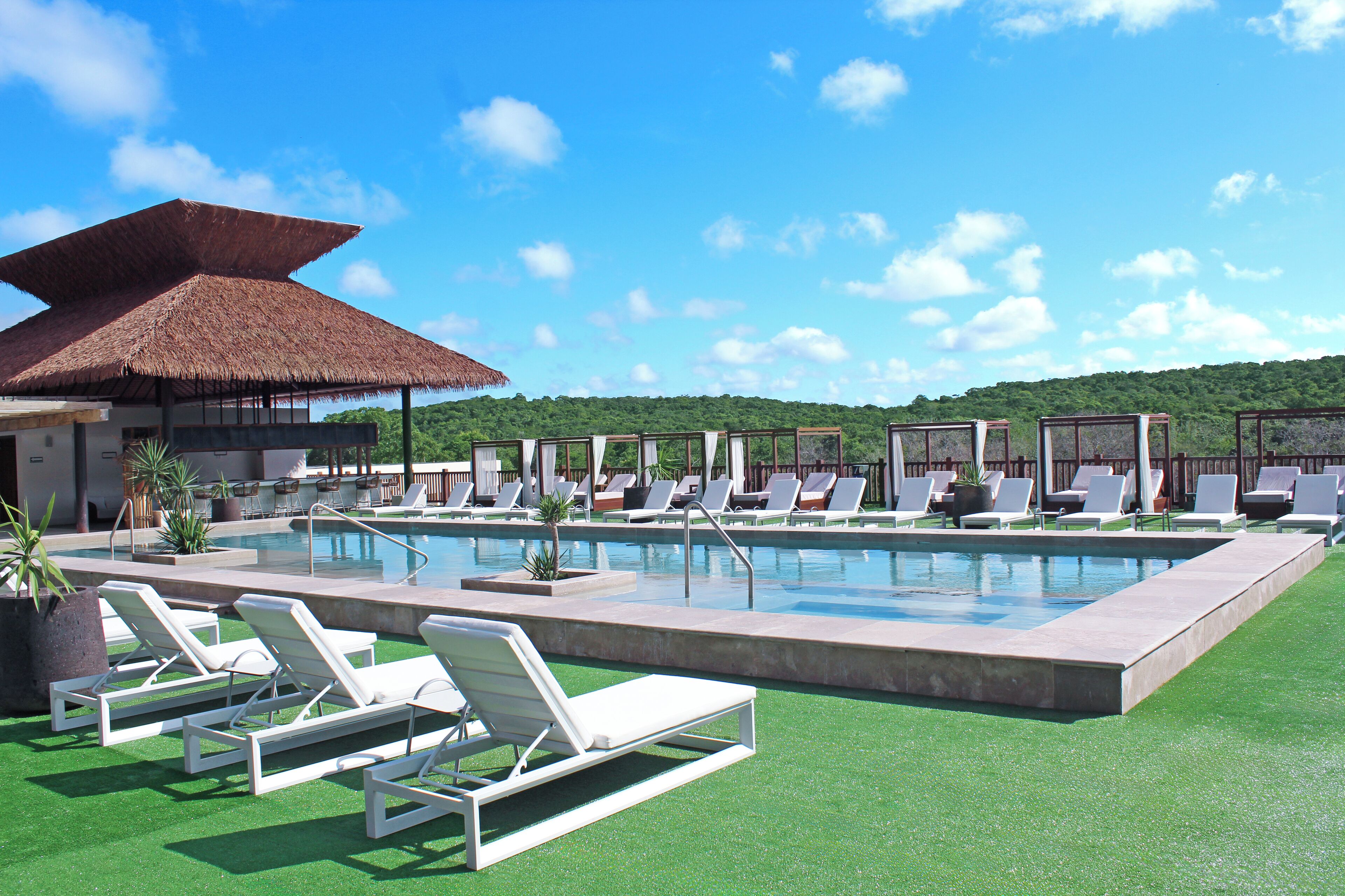 2 piscines extérieures