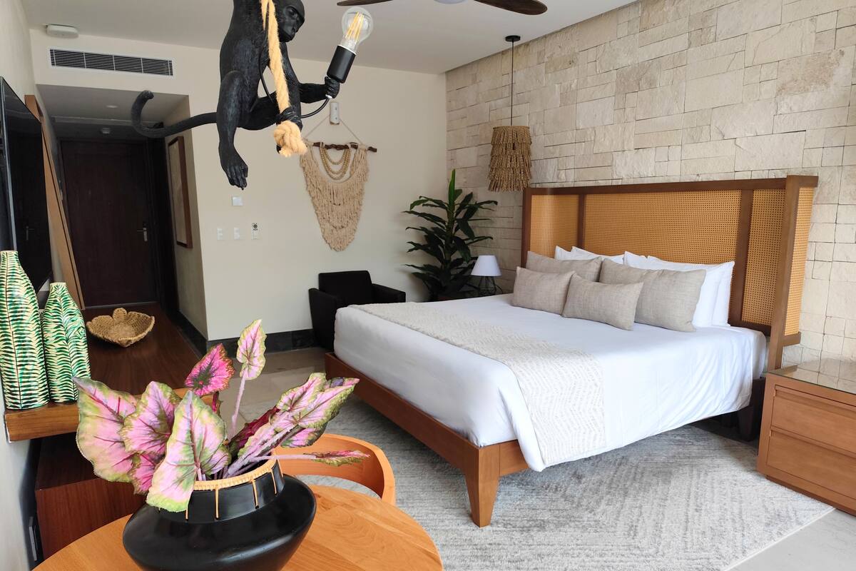 Quarto standard, sacada, vista para o jardim | Roupas de cama premium, edredons de pluma, escrivaninha