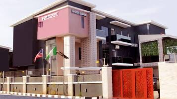 Fachada da propriedade