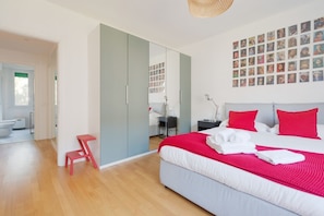 2 habitaciones, escritorio, tabla de planchar con plancha y wifi