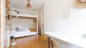 2 Schlafzimmer, Schreibtisch, Bügeleisen/Bügelbrett, WLAN
