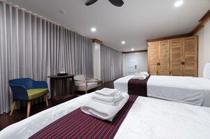 Cottage | Desk, free WiFi