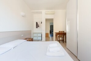 1 Schlafzimmer, Schreibtisch, Bügeleisen/Bügelbrett, WLAN