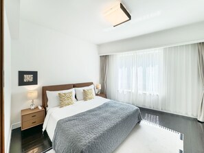 Luxury Apartment, 3 Bedrooms, Non Smoking, City View | 3 bilik tidur, peralatan tempat tidur premium, busa memori 