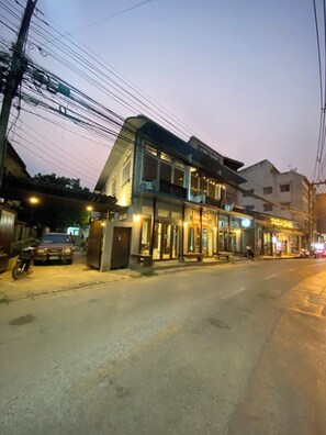 บริเวณภายนอก