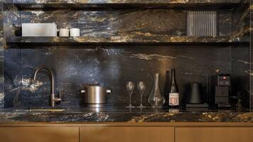 1 bedroom, in-room safe, laptop workspace, blackout curtains