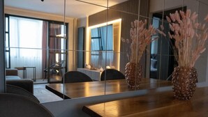 Dining - Cosy 2 rooms apartment in the center of the city (București)