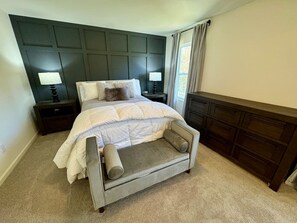 4 habitaciones, escritorio, tabla de planchar con plancha y wifi gratis 