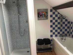 Shower, hair dryer, towels
