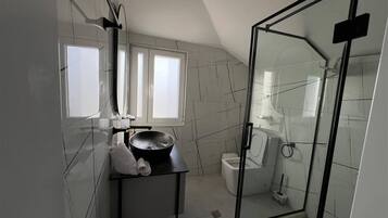 Villa, 2 Bedrooms, Balcony | Bathroom