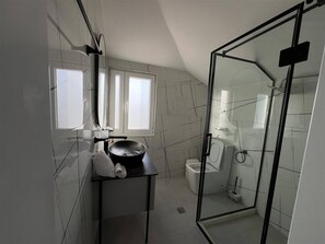 Villa, 2 slaapkamers, balkon | Badkamer