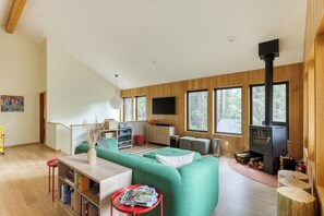 スマートテレビ、書斎 / ワークスペース