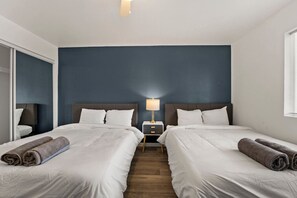 1 bedroom, desk, iron/ironing board, WiFi
