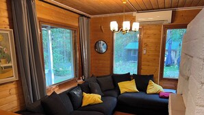 Cabin, 2 Bedrooms, Patio | Living room