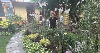 3-Bedrooms-5PAX-Helen’s Garden House🏡Minutes from airport@Des Moines~Seattle,WA.