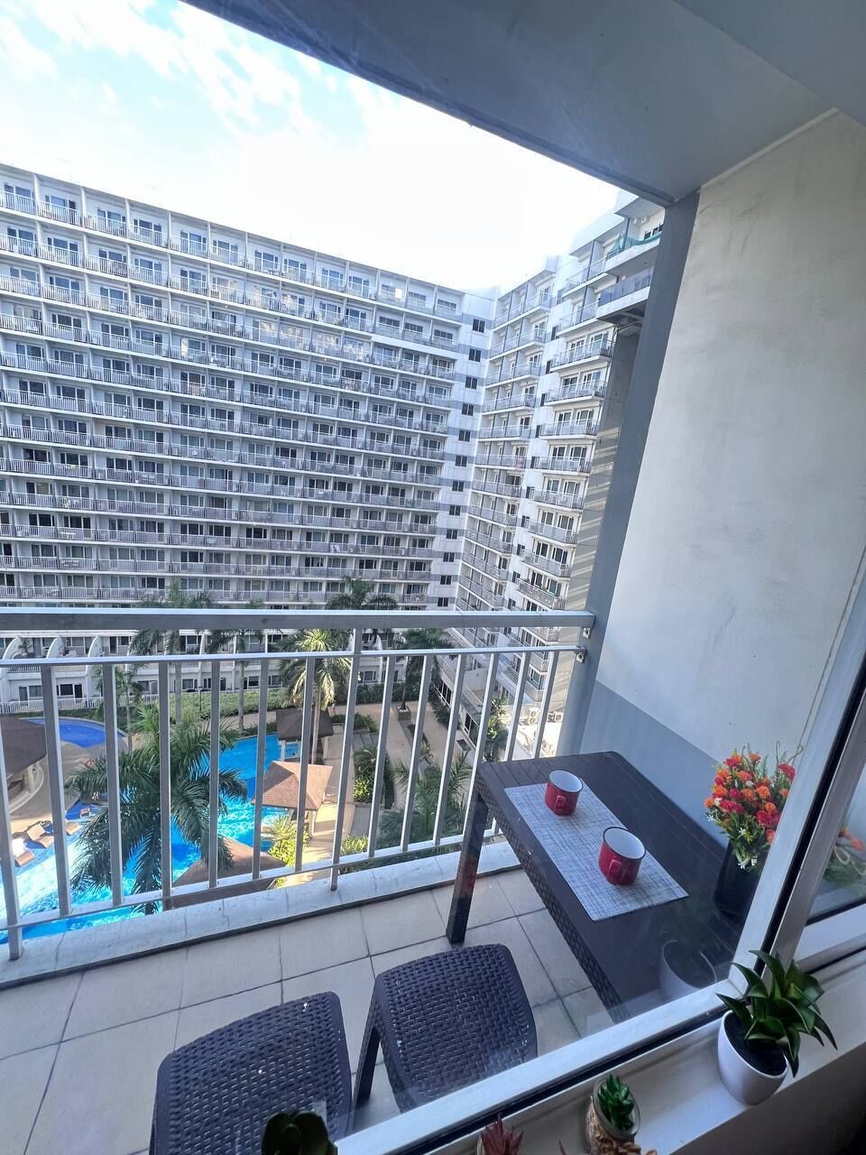 Comfort Condo, Balcony, Pool View | 1 bedroom, free wired internet
