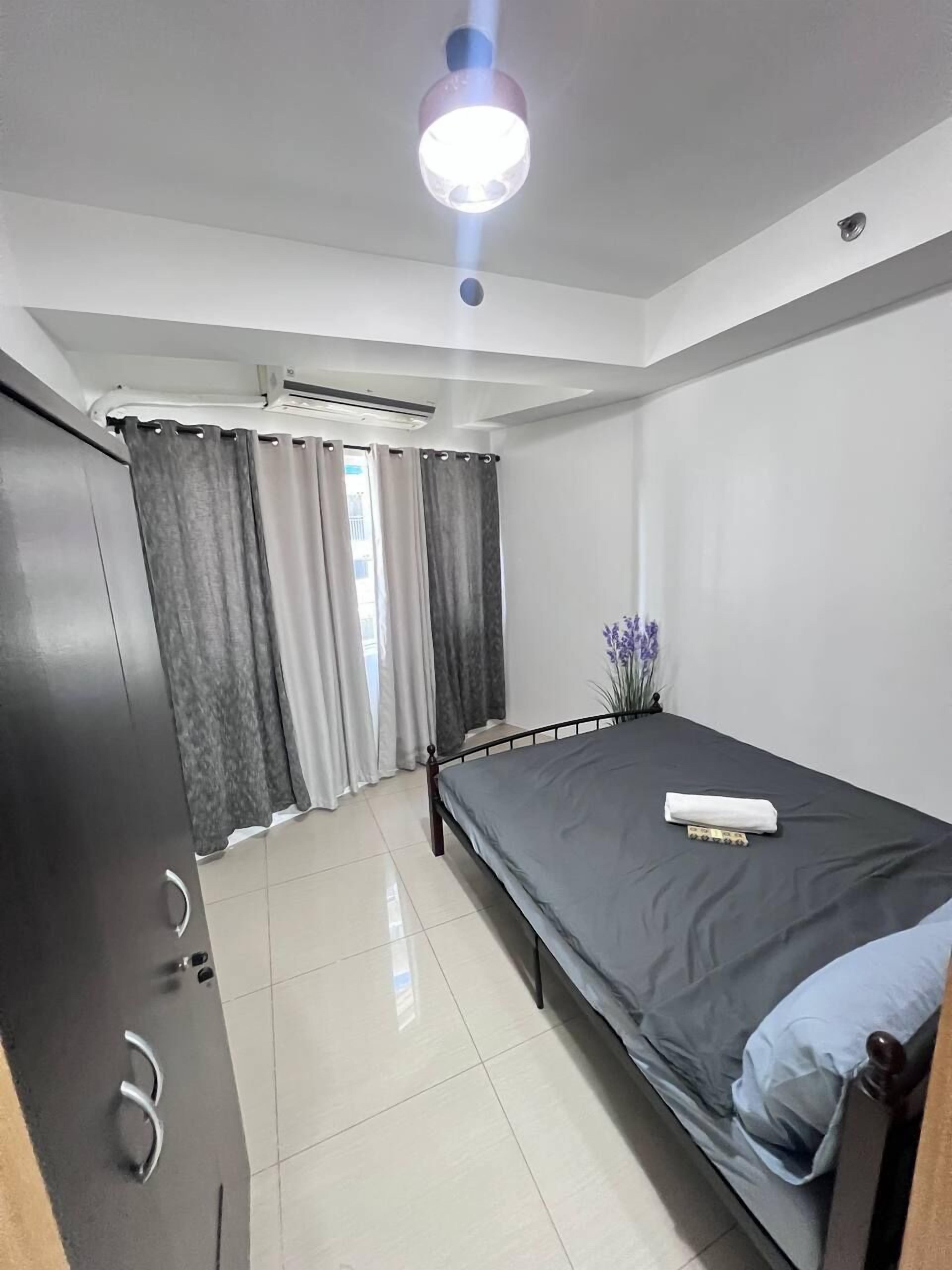 1 bedroom, free wired Internet