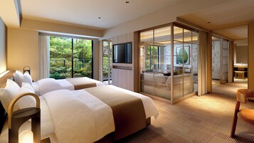 Presidential Suite, Non Smoking | In-room safe, desk, blackout drapes, iron/ironing board