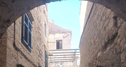 Charming 4-bedroom condo with WiFi and AC in lovely Dubrovnik