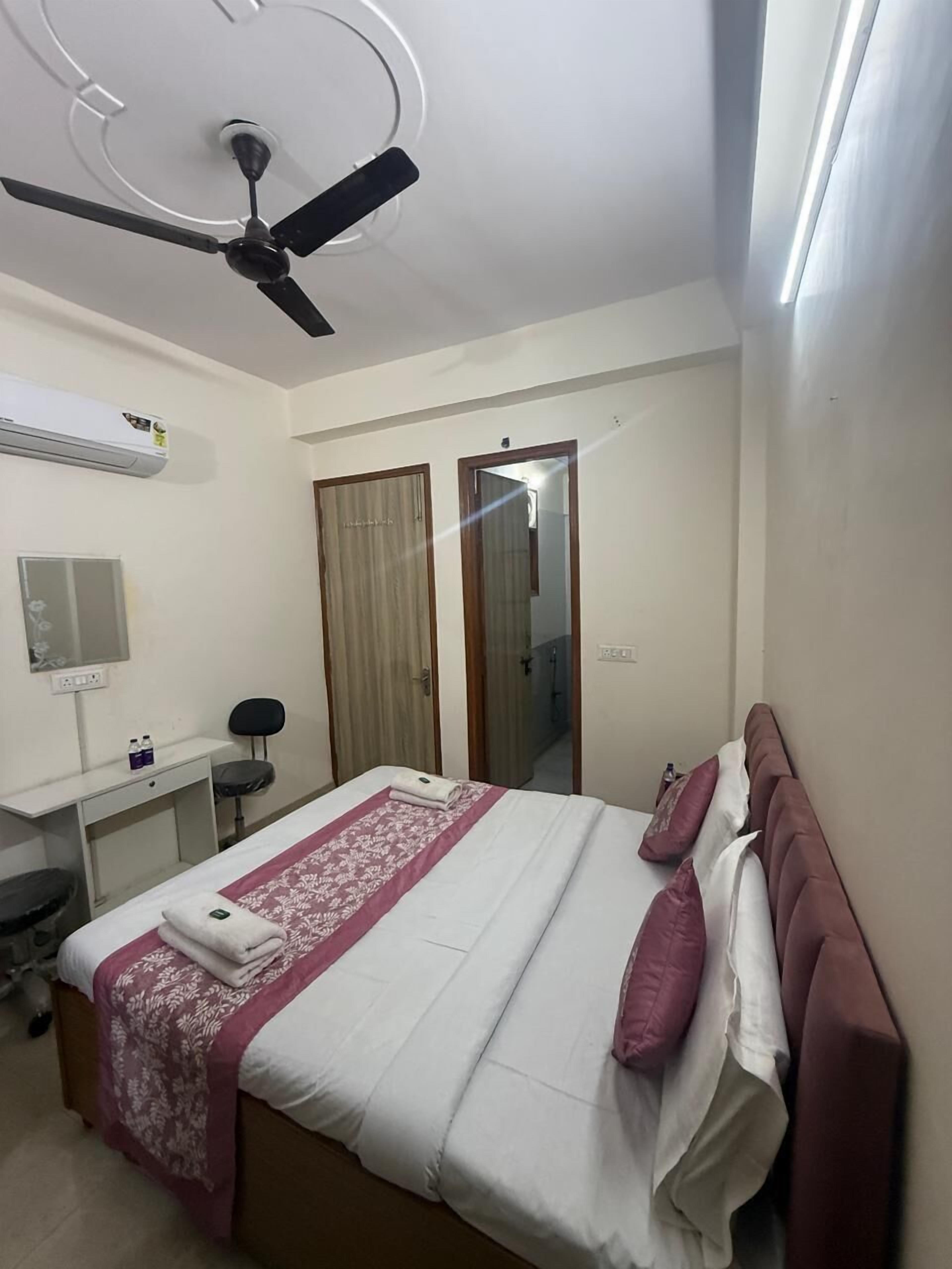 Luxury Double Room | In-room safe, free WiFi