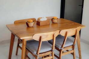 Family Villa, 2 Bedrooms, Private Pool, Pool View | Dining room - Villa Sardegna Ubud (Ubud)